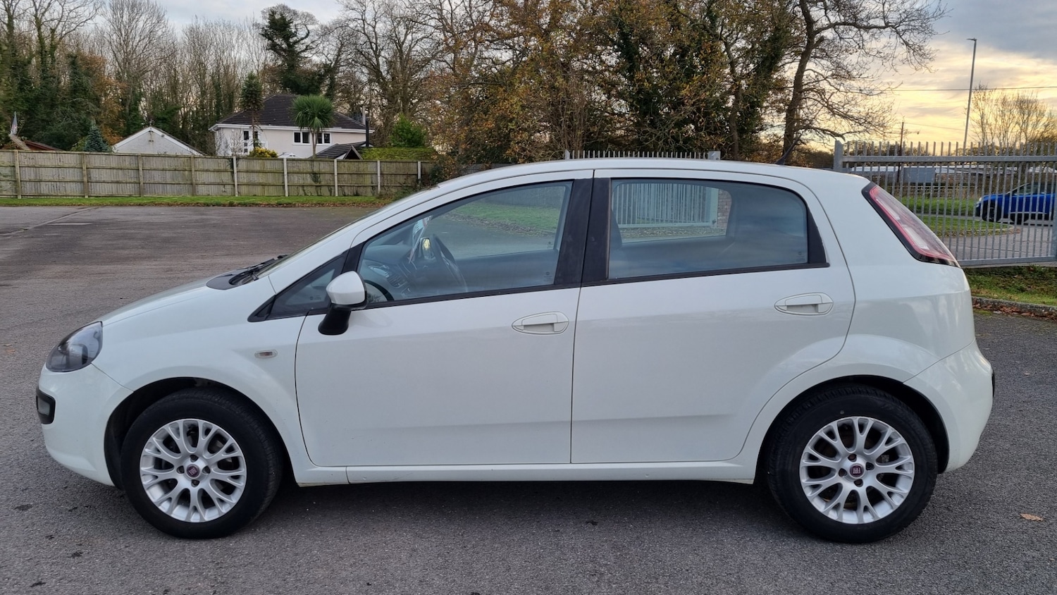 Used Fiat Punto Evo 2011 for sale - 76641208: Photo 3