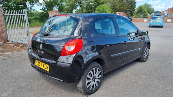 Used Renault Clio 2007 for sale - 74502017: Photo 2
