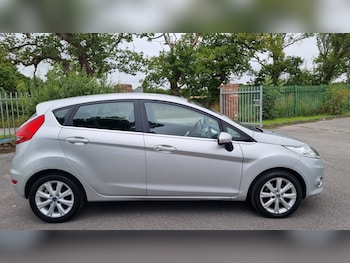 Used Ford Fiesta 2010 for sale - 75413229: Photo