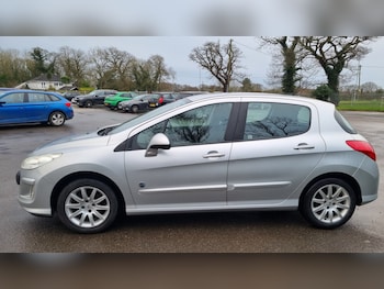 Used Peugeot 308 2011 for sale - 77691952: Photo
