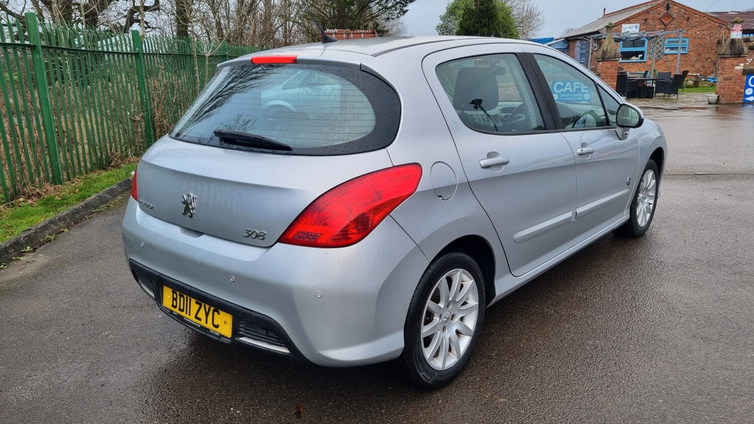 Used Peugeot 308 2011 for sale - 77691952: Photo 7