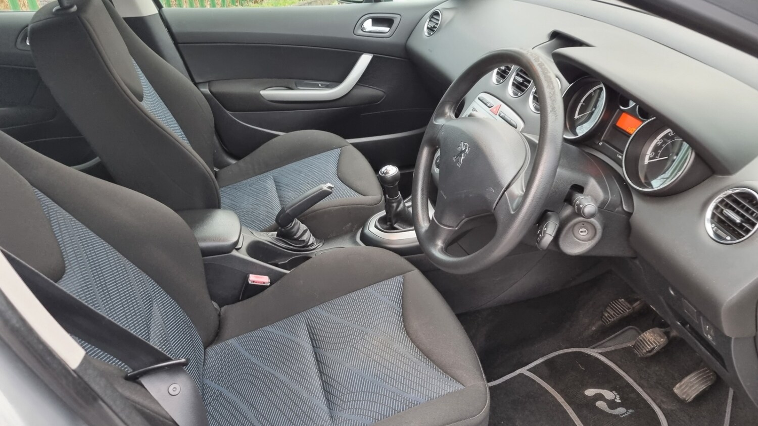 Used Peugeot 308 2011 for sale - 77691952: Photo 8