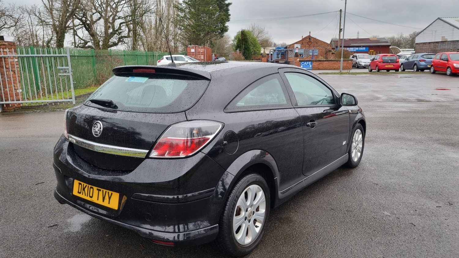 Used Vauxhall Astra 2010 for sale - 77272550: Photo 2