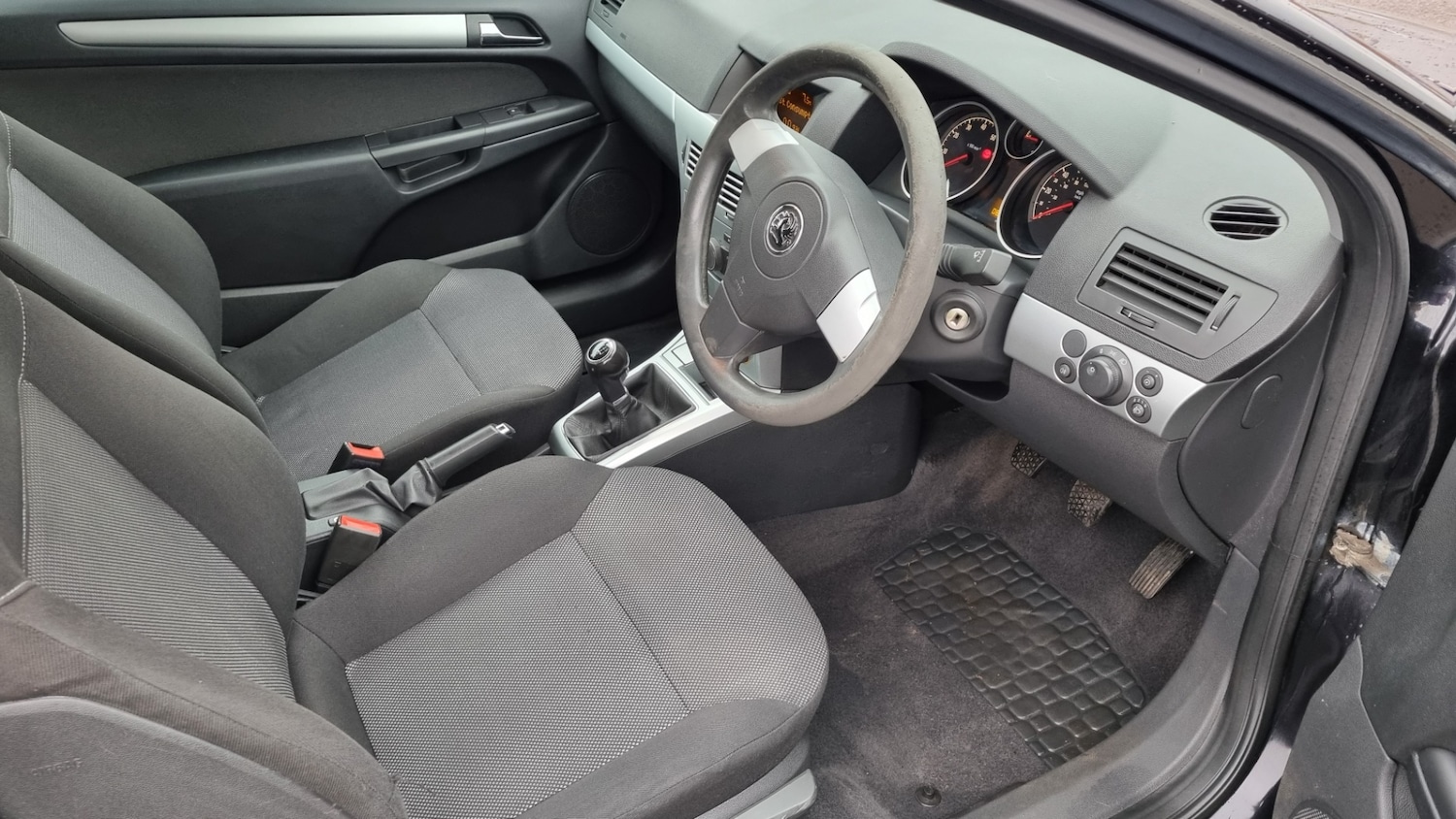 Used Vauxhall Astra 2010 for sale - 77272550: Photo 9