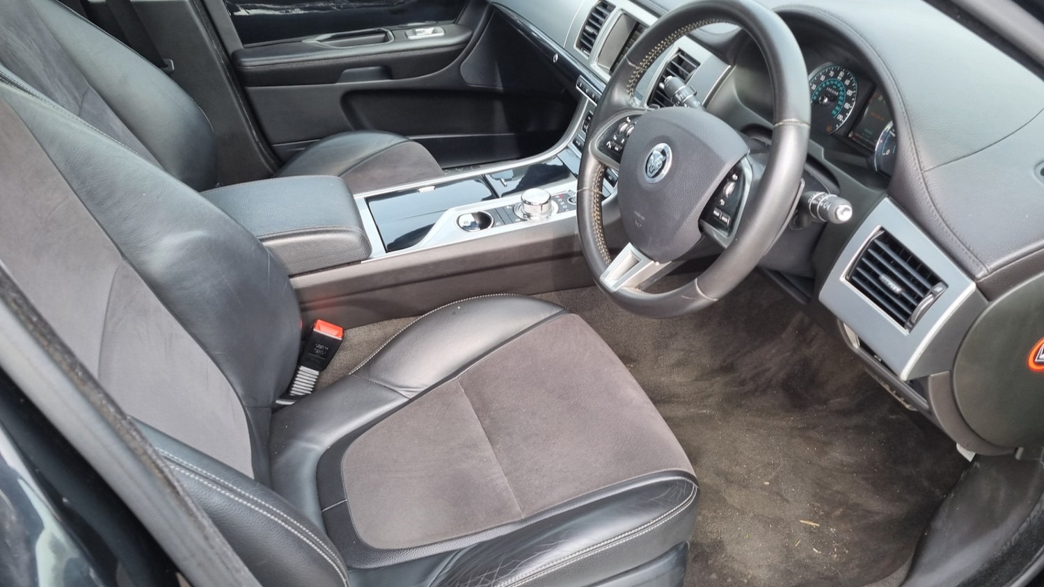 Used Jaguar XF 2013 for sale - 77962478: Photo 9