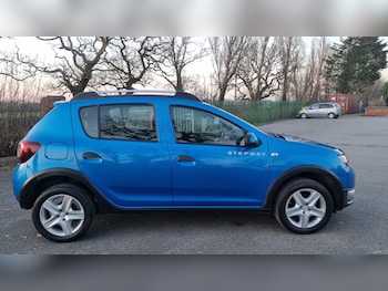 Used Dacia Sandero Stepway 2015 for sale - 77732816: Photo
