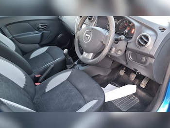 Used Dacia Sandero Stepway 2015 for sale - 77732816: Photo