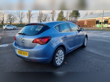 Used Vauxhall Astra 2010 for sale - 77093761: Photo