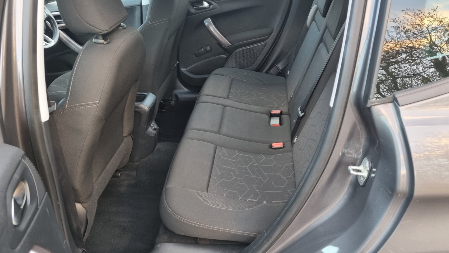 Used Peugeot 2008 2015 for sale - 76736775: Photo 9