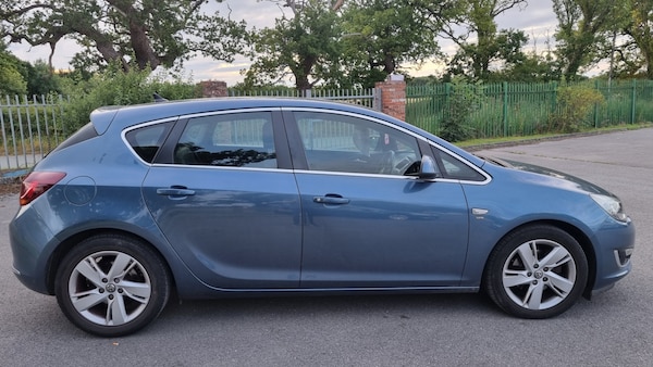 Used Vauxhall Astra for sale - 75278137: Photo 3