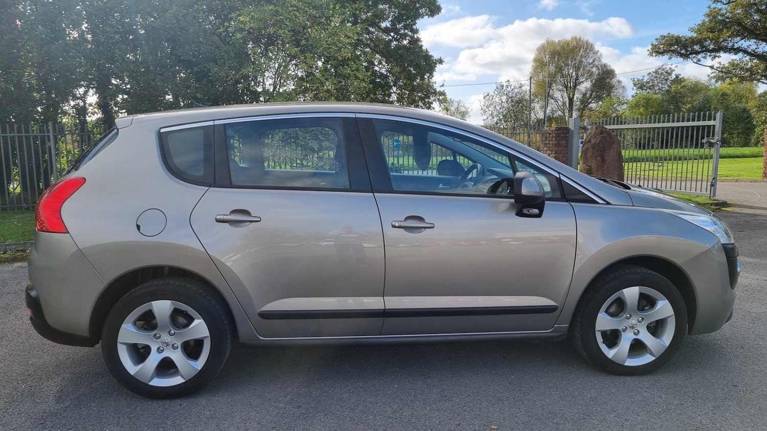 Used Peugeot 3008 2011 for sale - 76221849: Photo 3