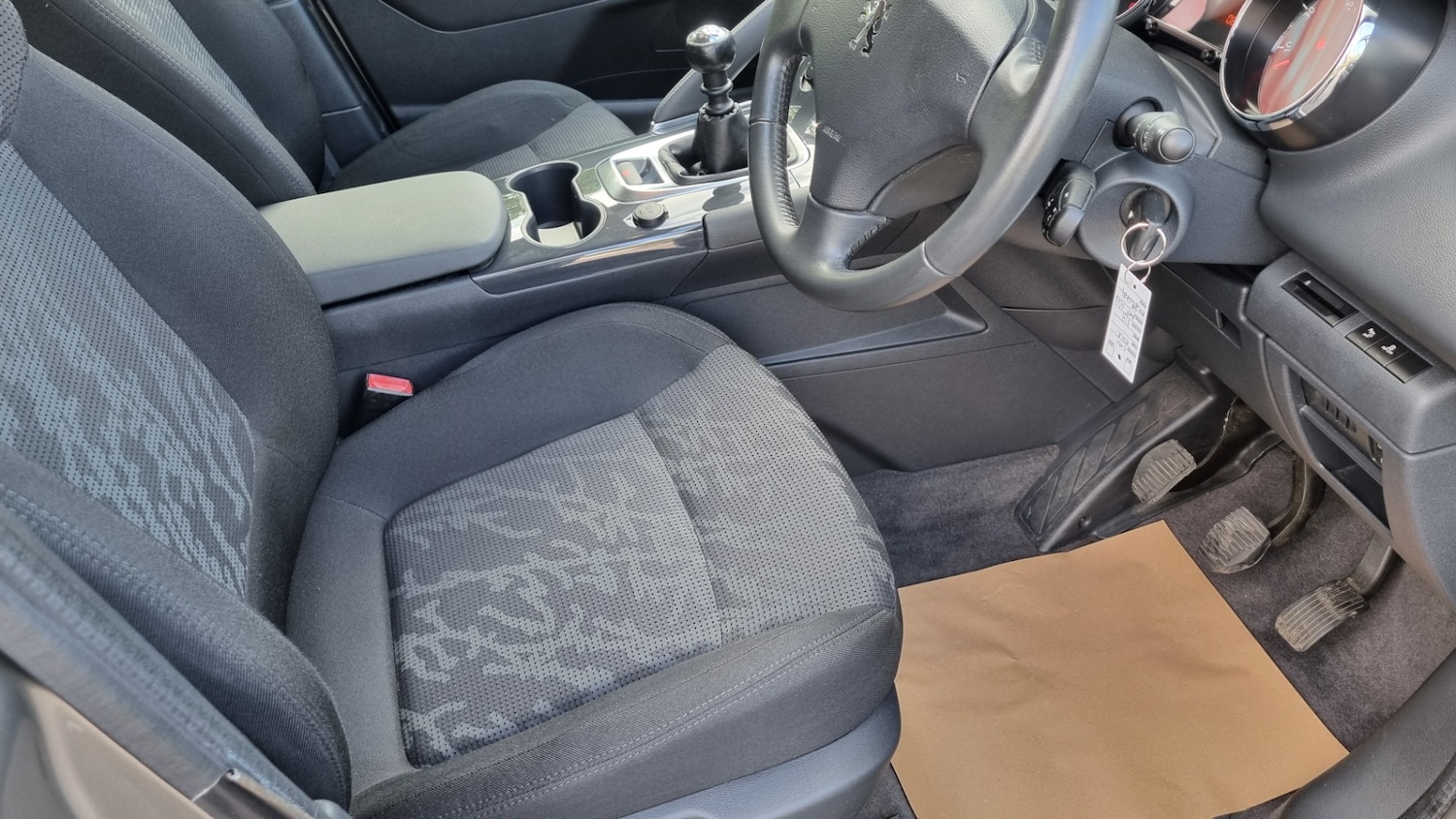 Used Peugeot 3008 2011 for sale - 76221849: Photo 8