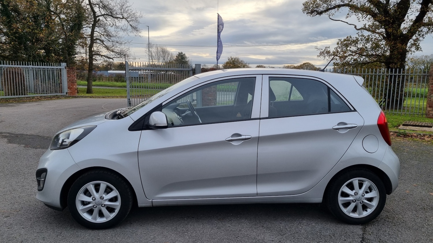 Used Kia Picanto 2013 for sale - 76696316: Photo 3