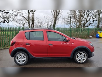 Used Dacia Sandero Stepway 2015 for sale - 77063233: Photo
