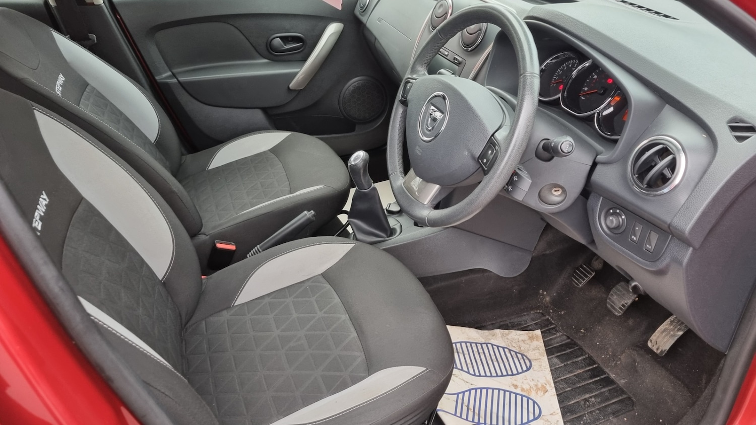 Used Dacia Sandero Stepway 2015 for sale - 77063233: Photo 9