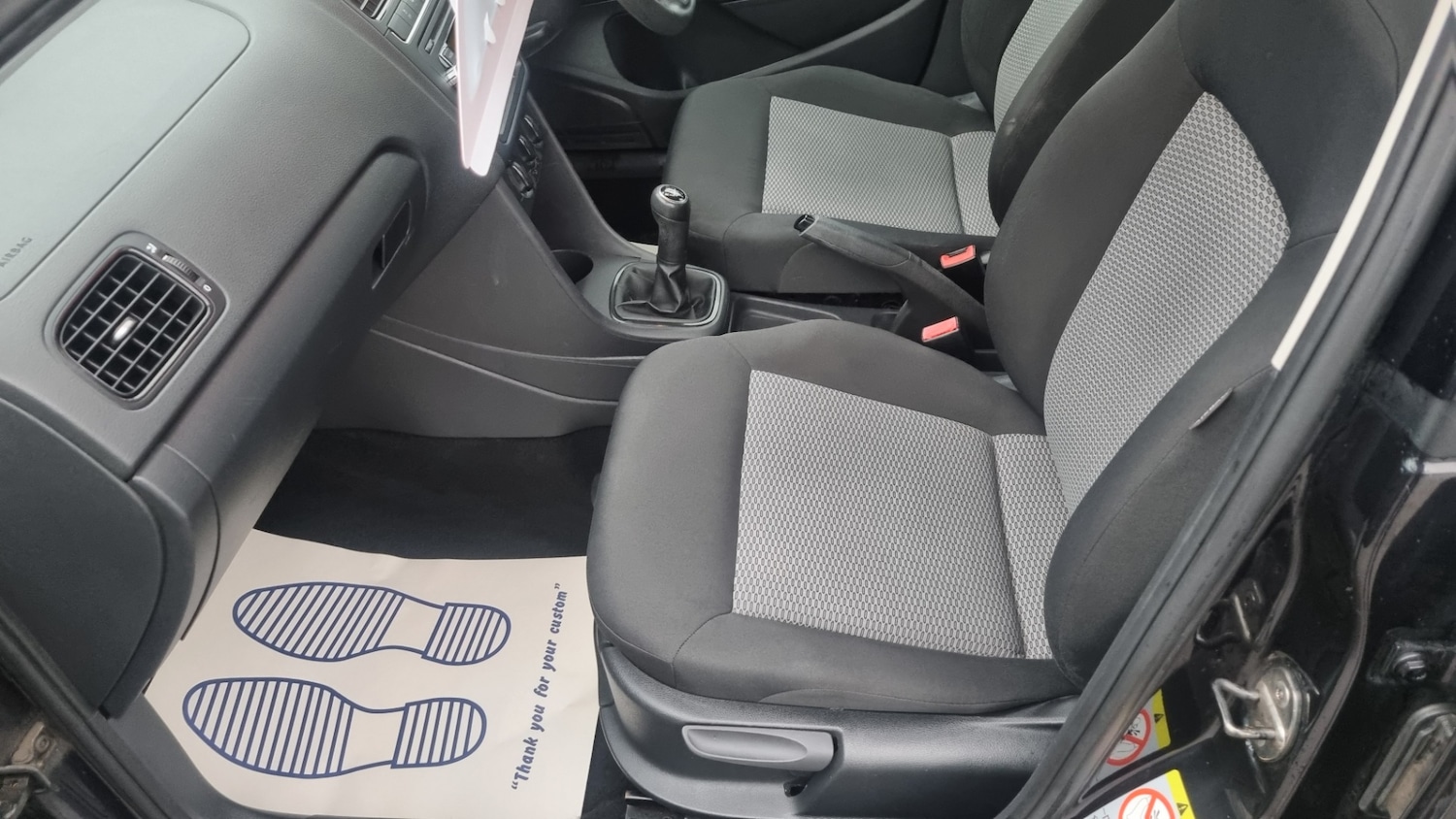 Used Volkswagen Polo 2010 for sale - 76555273: Photo 10