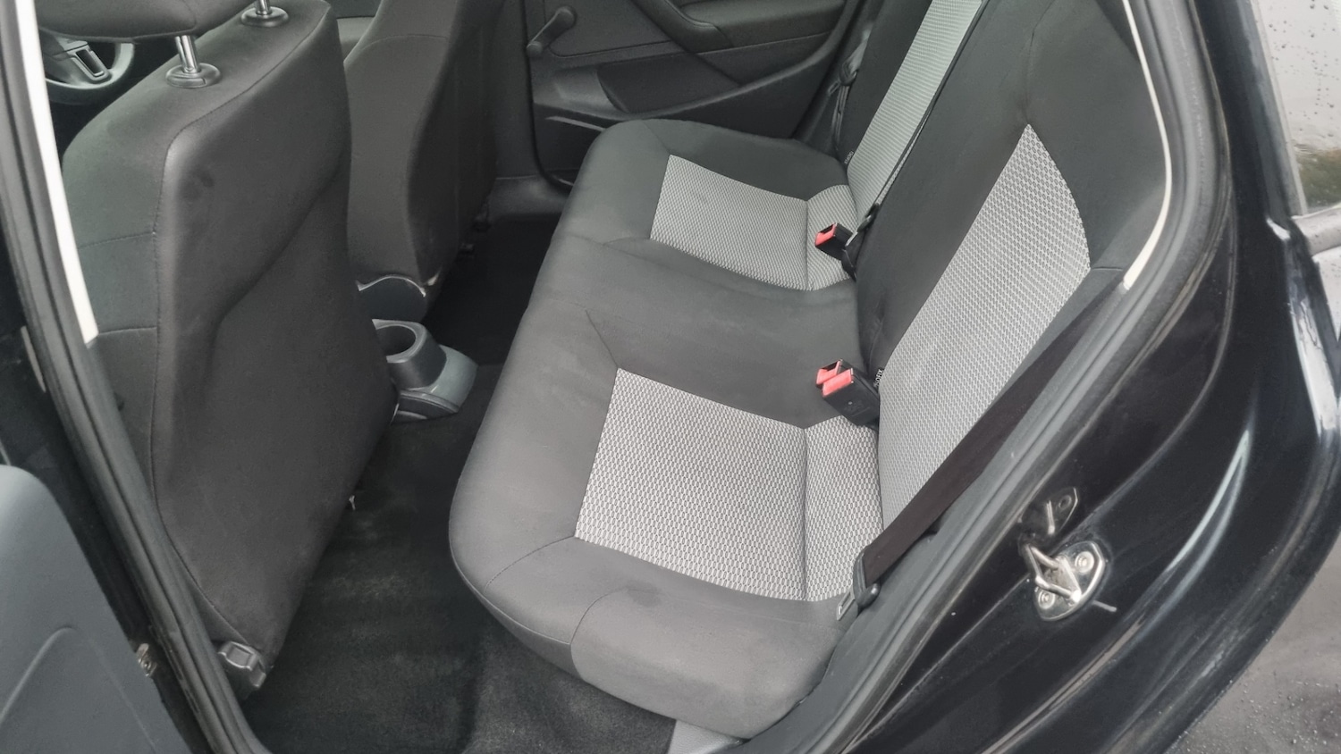 Used Volkswagen Polo 2010 for sale - 76555273: Photo 11