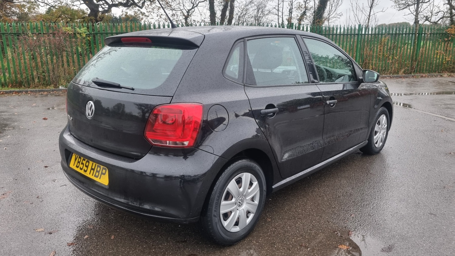Used Volkswagen Polo 2010 for sale - 76555273: Photo 2