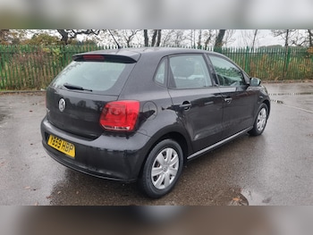 Used Volkswagen Polo 2010 for sale - 76555273: Photo
