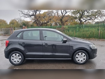 Used Volkswagen Polo 2010 for sale - 76555273: Photo