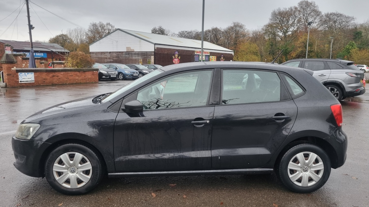 Used Volkswagen Polo 2010 for sale - 76555273: Photo 8