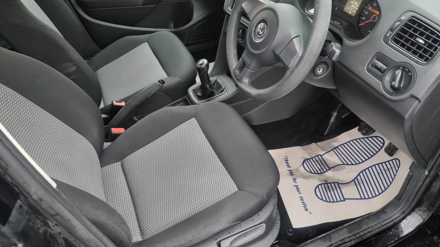 Used Volkswagen Polo 2010 for sale - 76555273: Photo 9