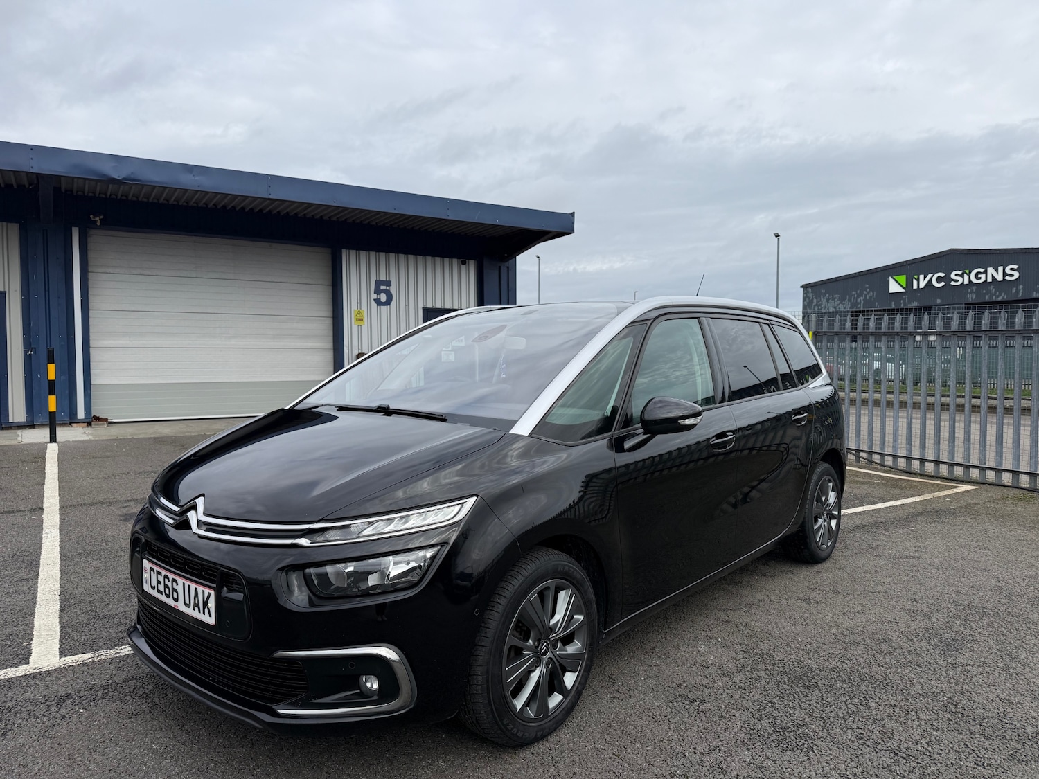 Used Citroen Grand C4 Picasso 2016 for sale - 77631286: Photo 2