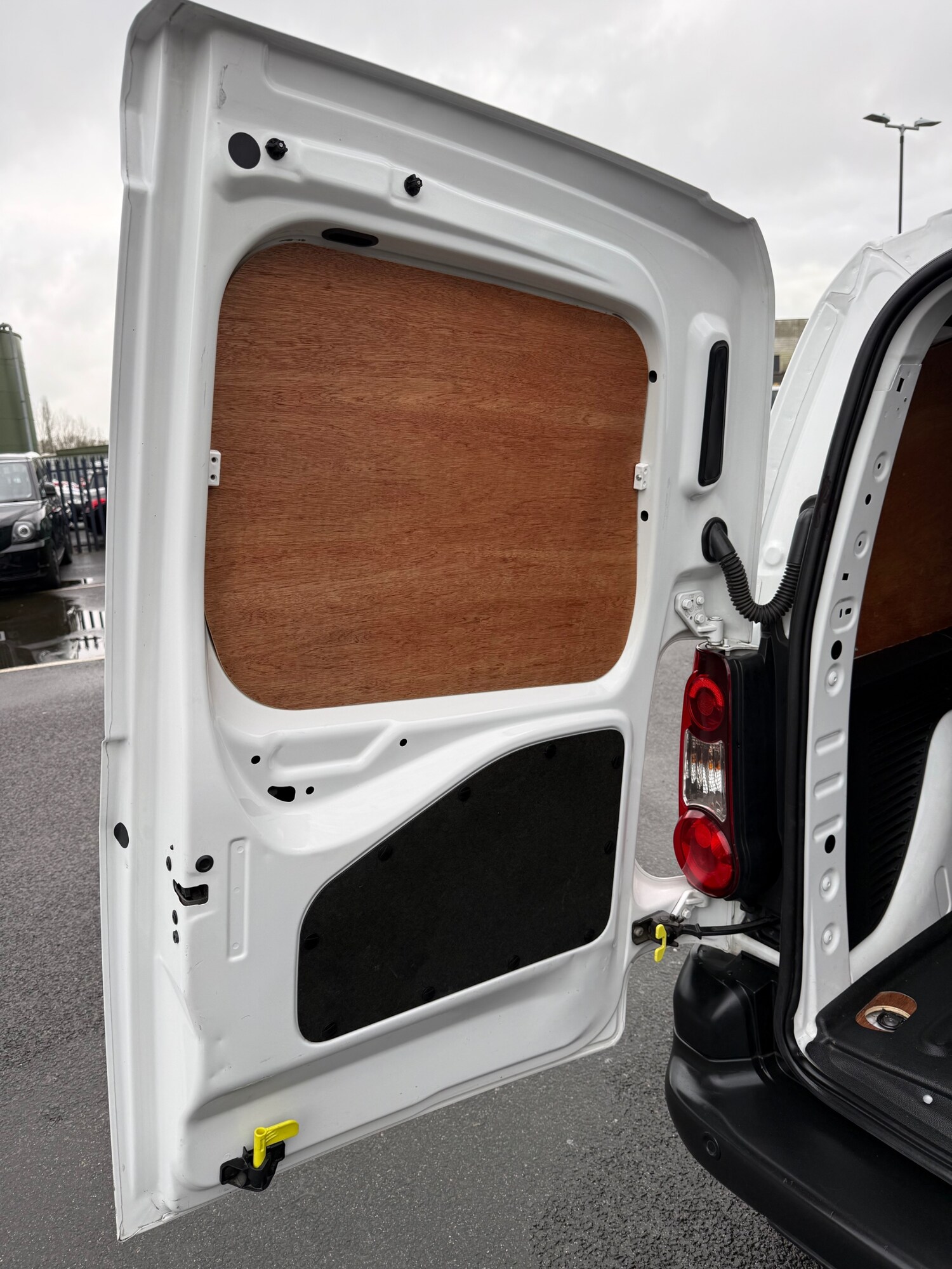 Used Peugeot Partner 2018 for sale - 77412401: Photo 16