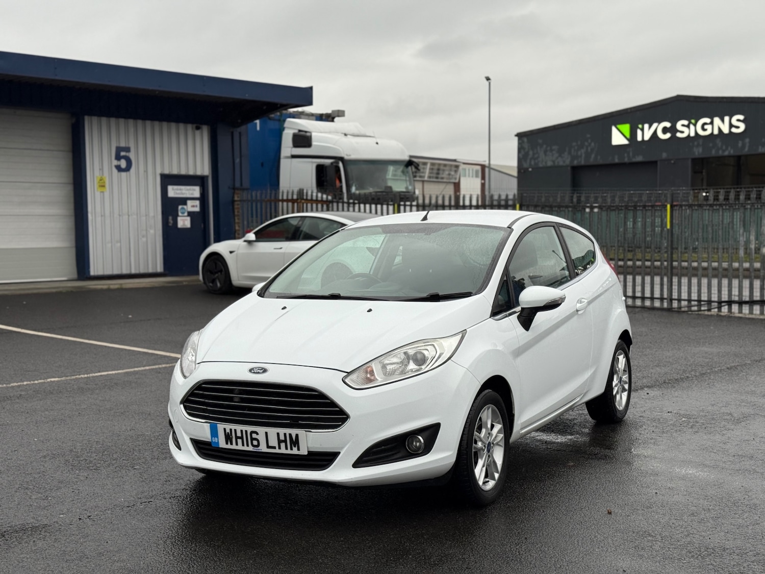 Used Ford Fiesta 2016 for sale - 76426102: Photo 1