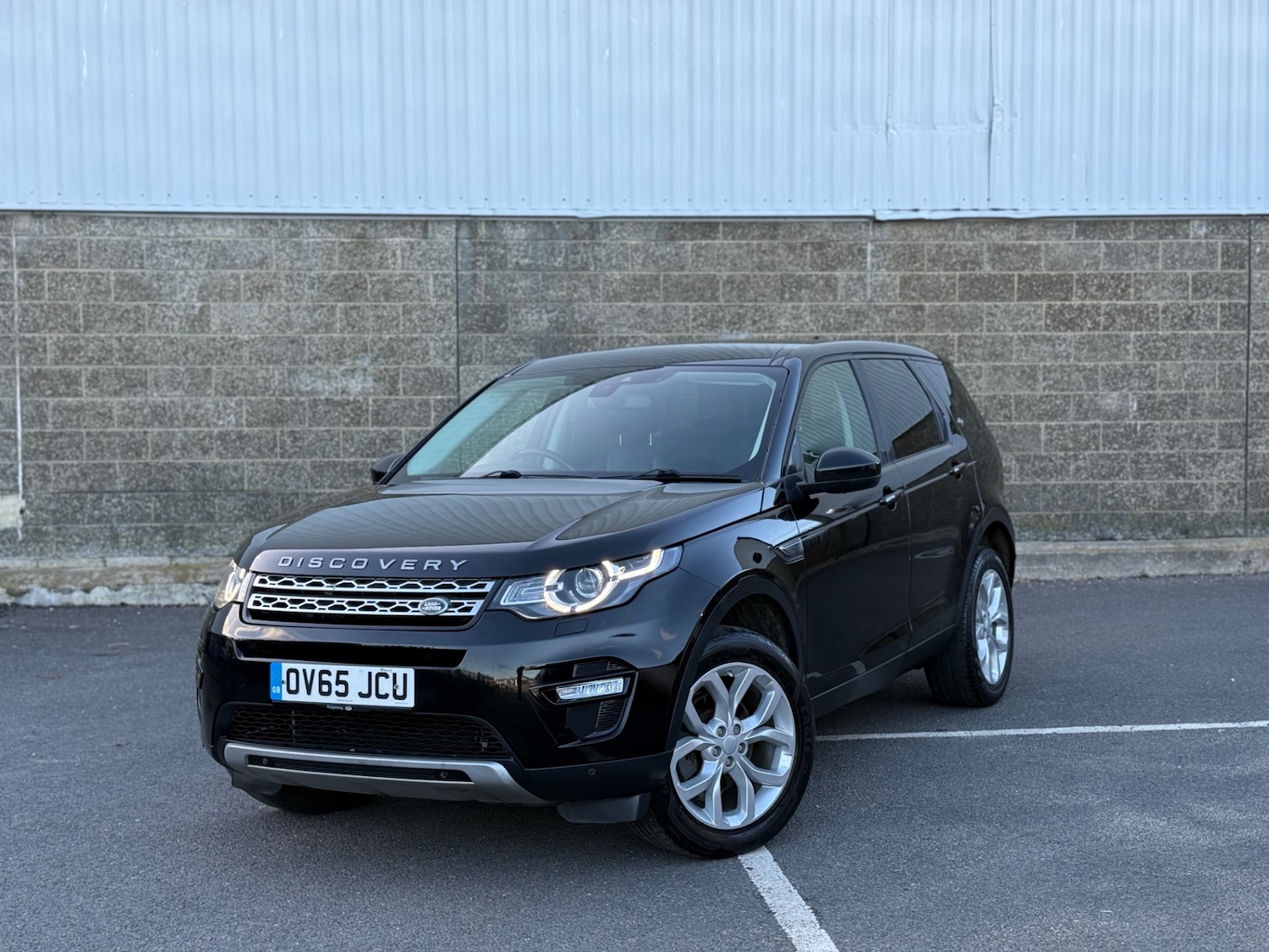 Used Land Rover Discovery Sport 2015 for sale - 76471415: Photo 1