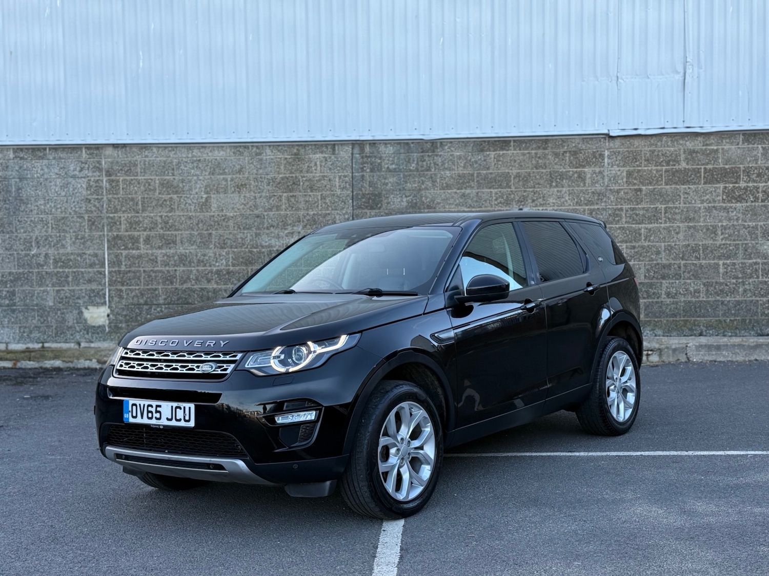 Used Land Rover Discovery Sport 2015 for sale - 76471415: Photo 3