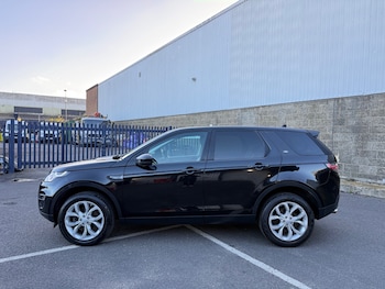 Used Land Rover Discovery Sport 2015 for sale - 76471415: Photo