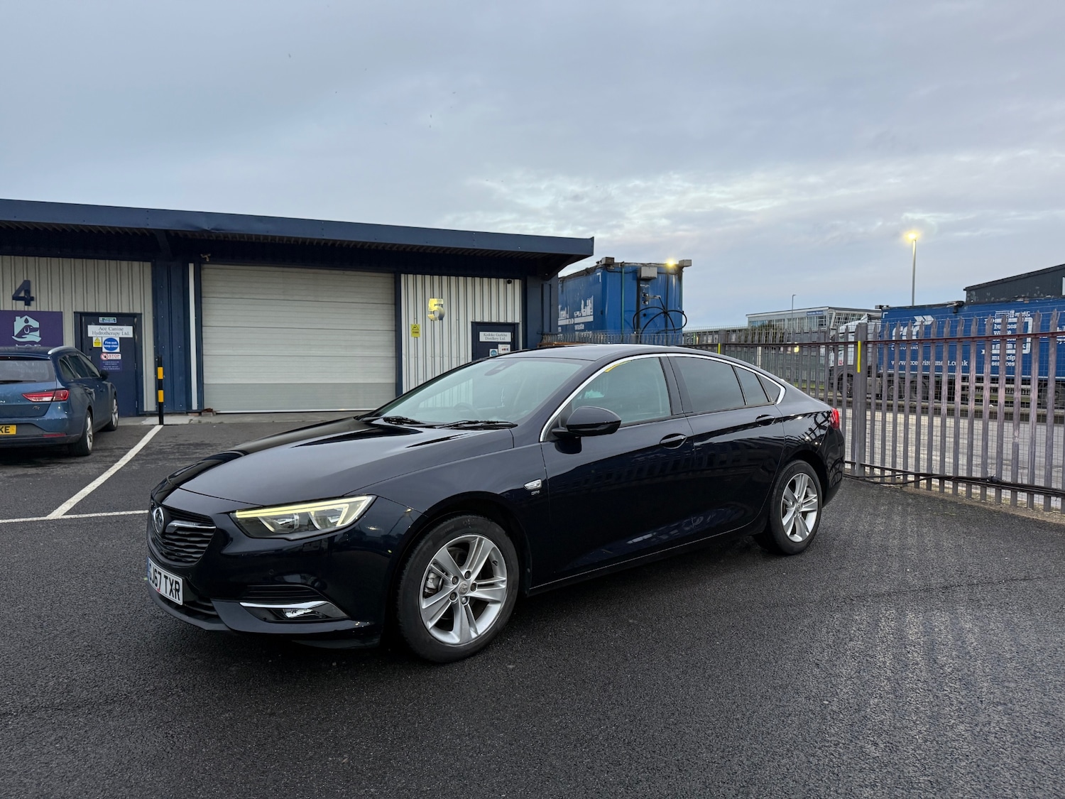 Used Vauxhall Insignia 2017 for sale - 76897150: Photo 5