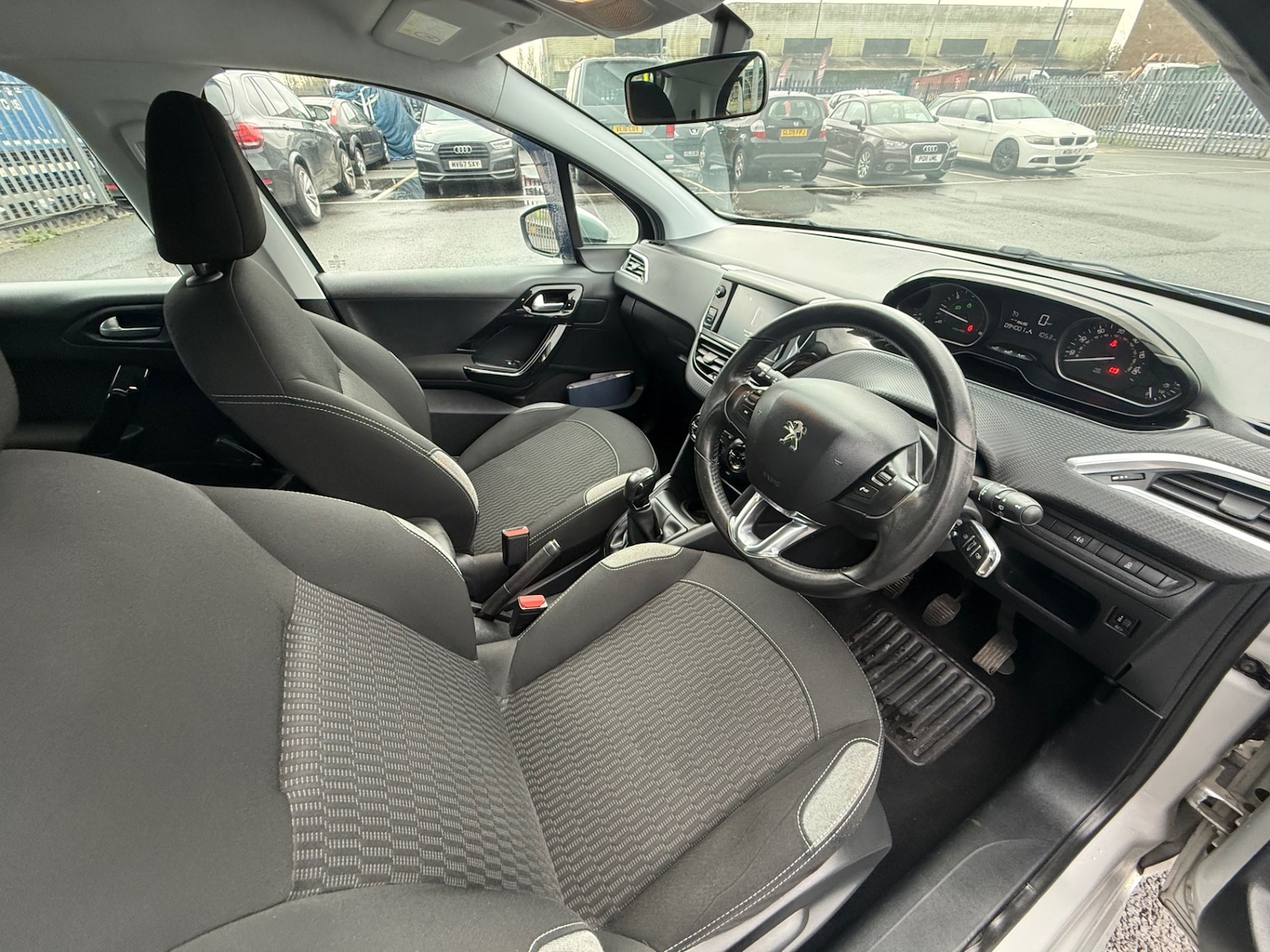 Used Peugeot 208 2016 for sale - 77310895: Photo 16