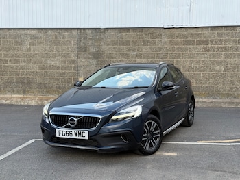 Used Volvo V40 2016 for sale - 79395578: Photo