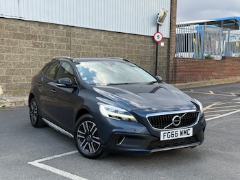 Used Volvo V40 2016 for sale - 79395578: Photo