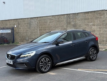 Used Volvo V40 2016 for sale - 79395578: Photo