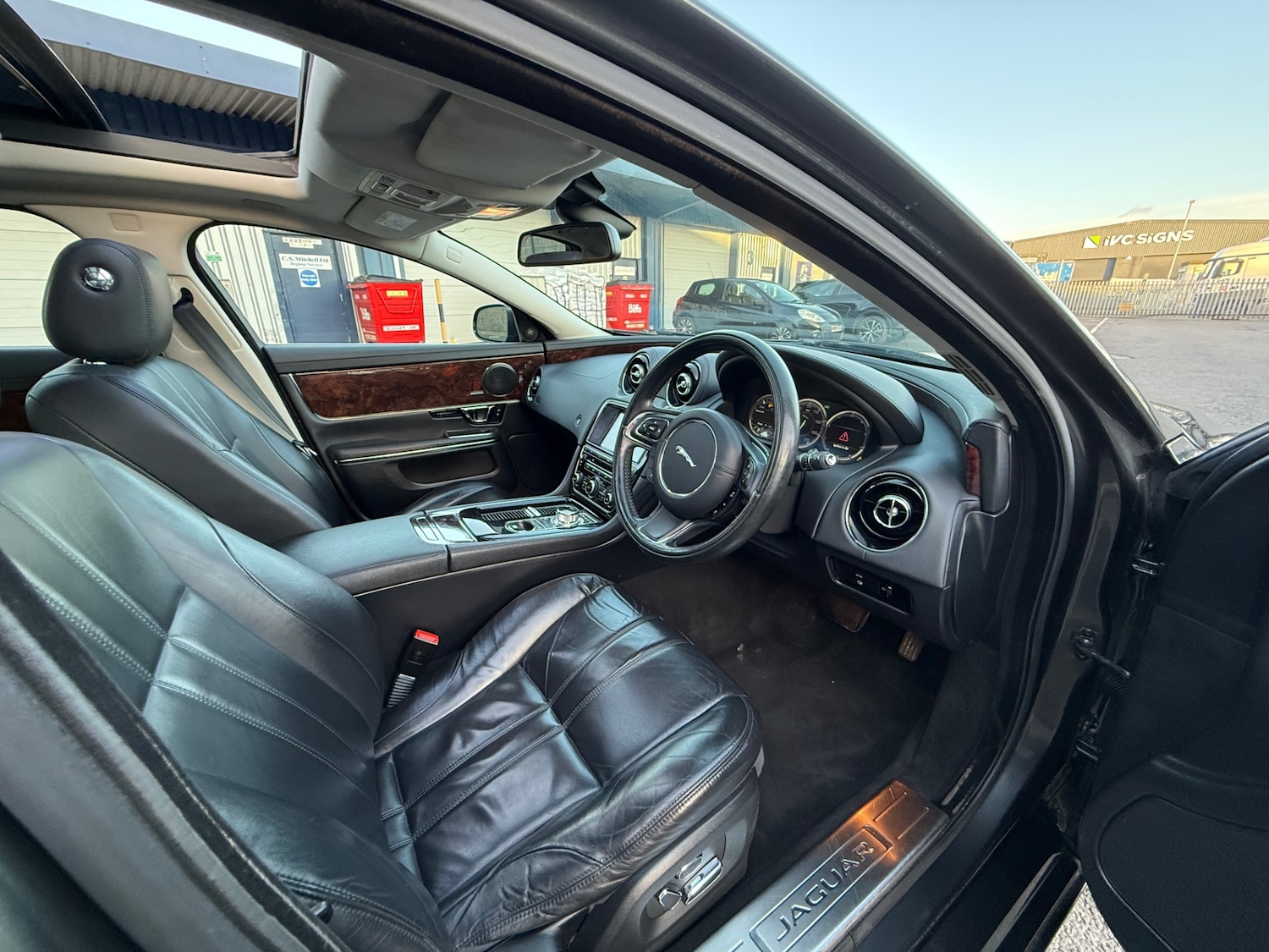 Used Jaguar XJ 2014 for sale - 78064533: Photo 11