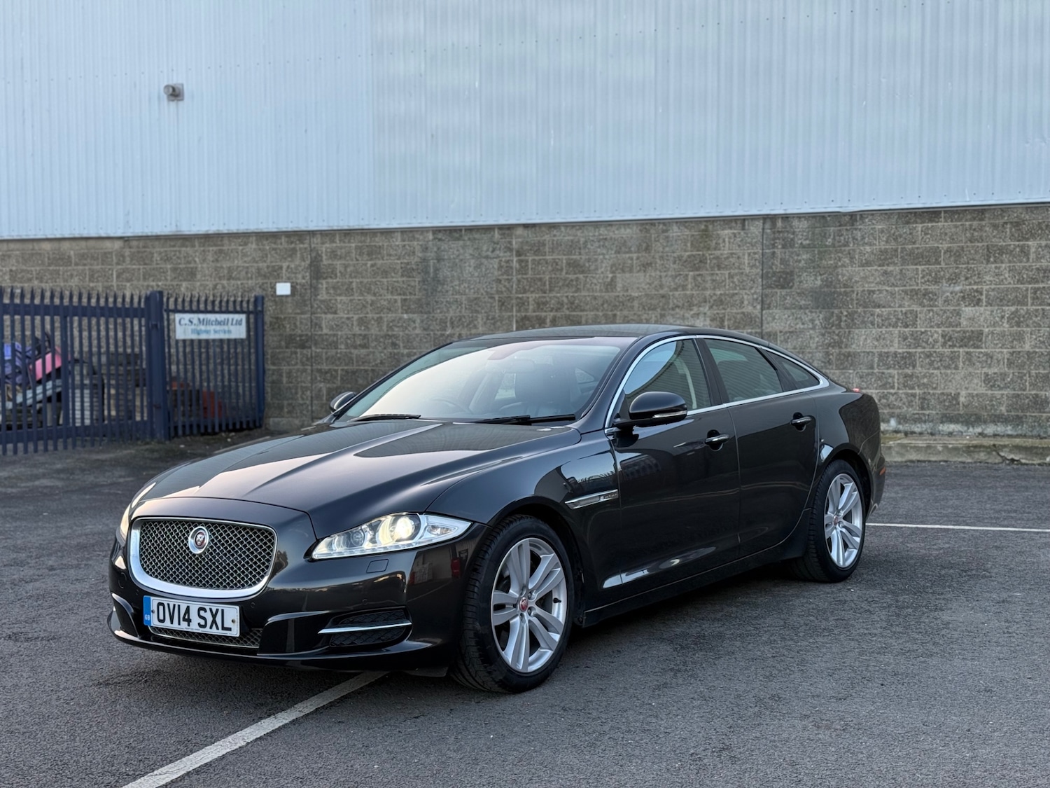Used Jaguar XJ 2014 for sale - 78064533: Photo 2