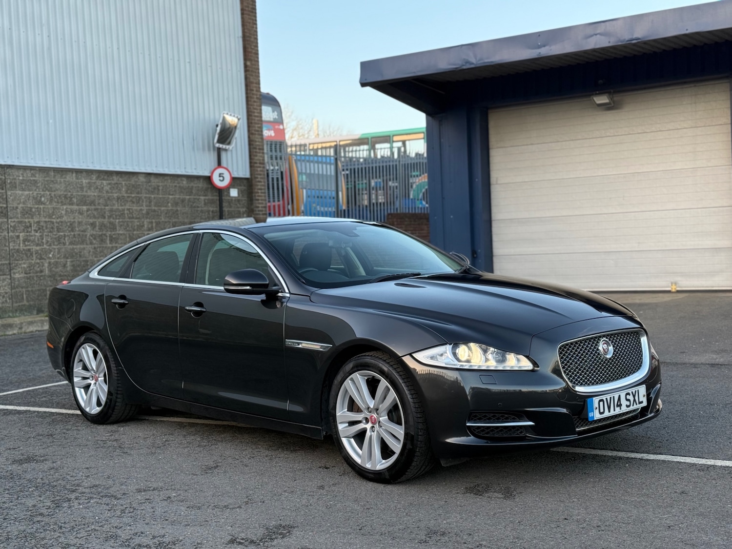 Used Jaguar XJ 2014 for sale - 78064533: Photo 23