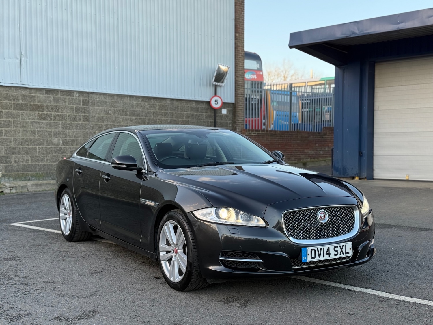 Used Jaguar XJ 2014 for sale - 78064533: Photo 6