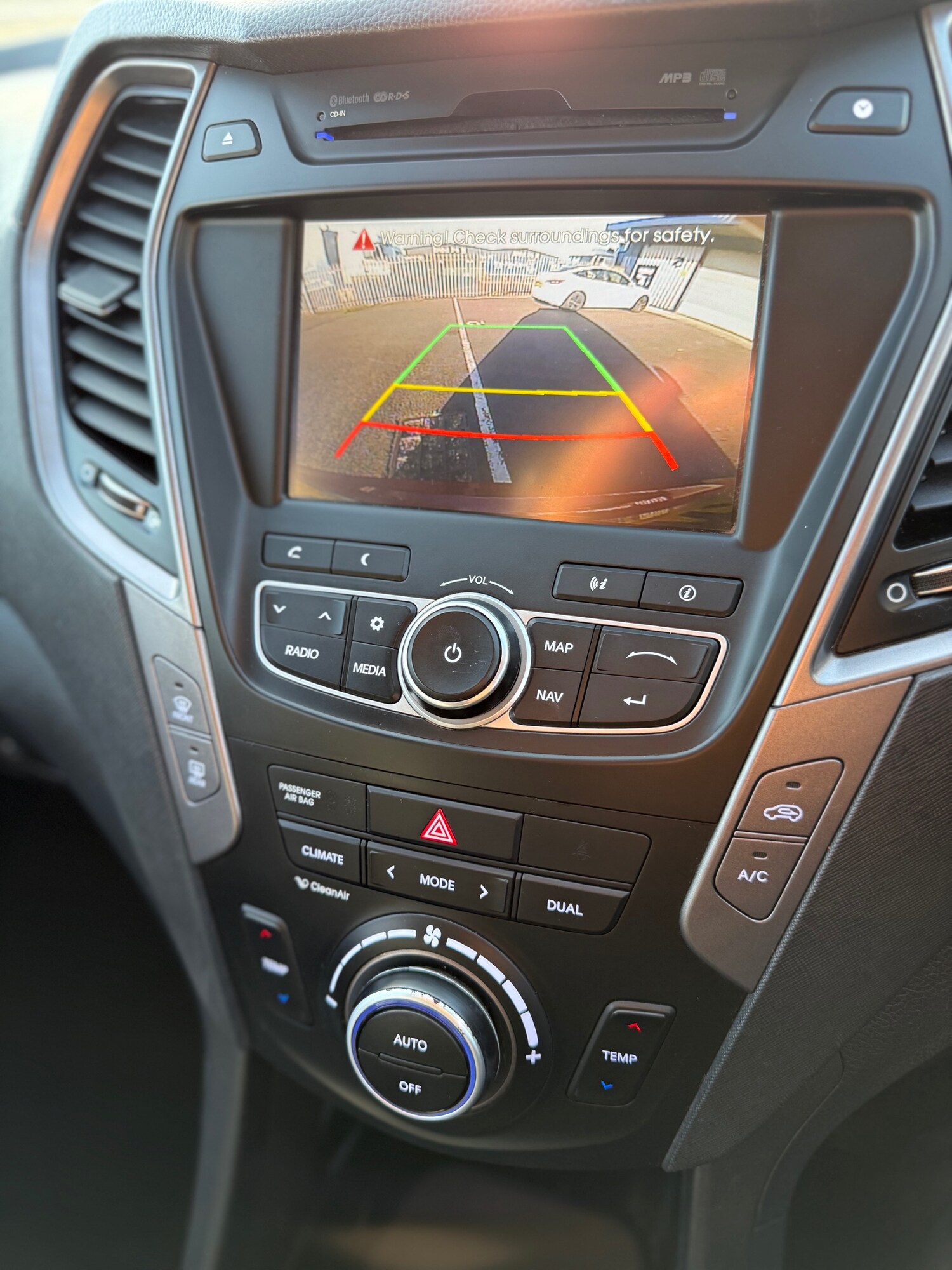 Used Hyundai Santa Fe 2014 for sale - 77998112: Photo 17