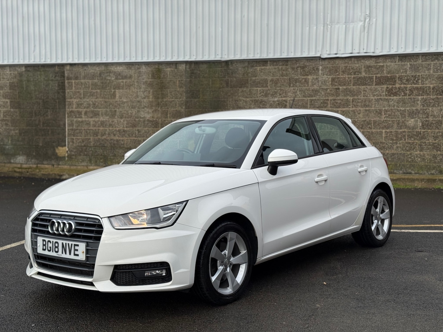 Used Audi A1 2018 for sale - 77632365: Photo 2