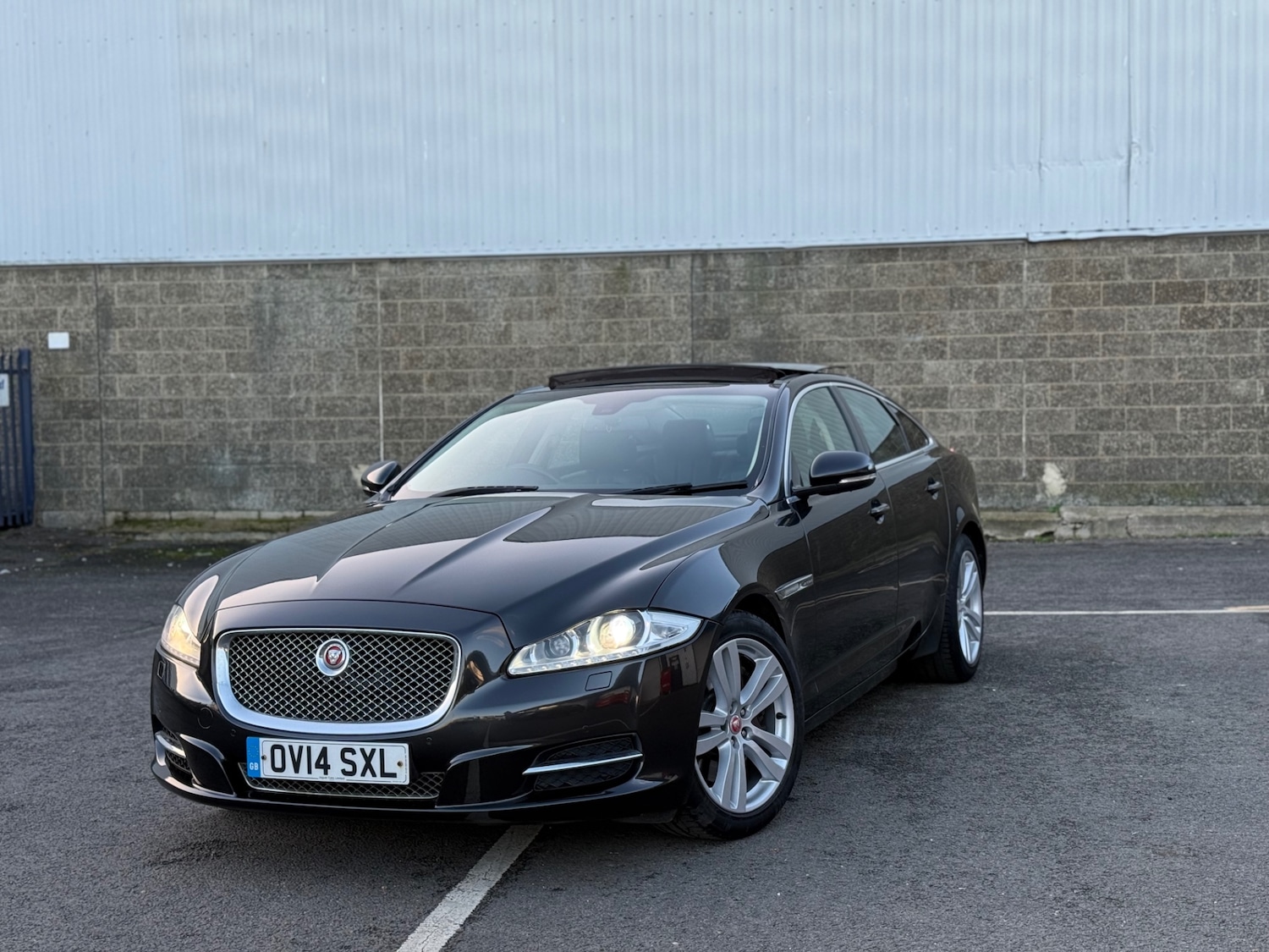 Used Jaguar XJ 2014 for sale - 76897304: Photo 1
