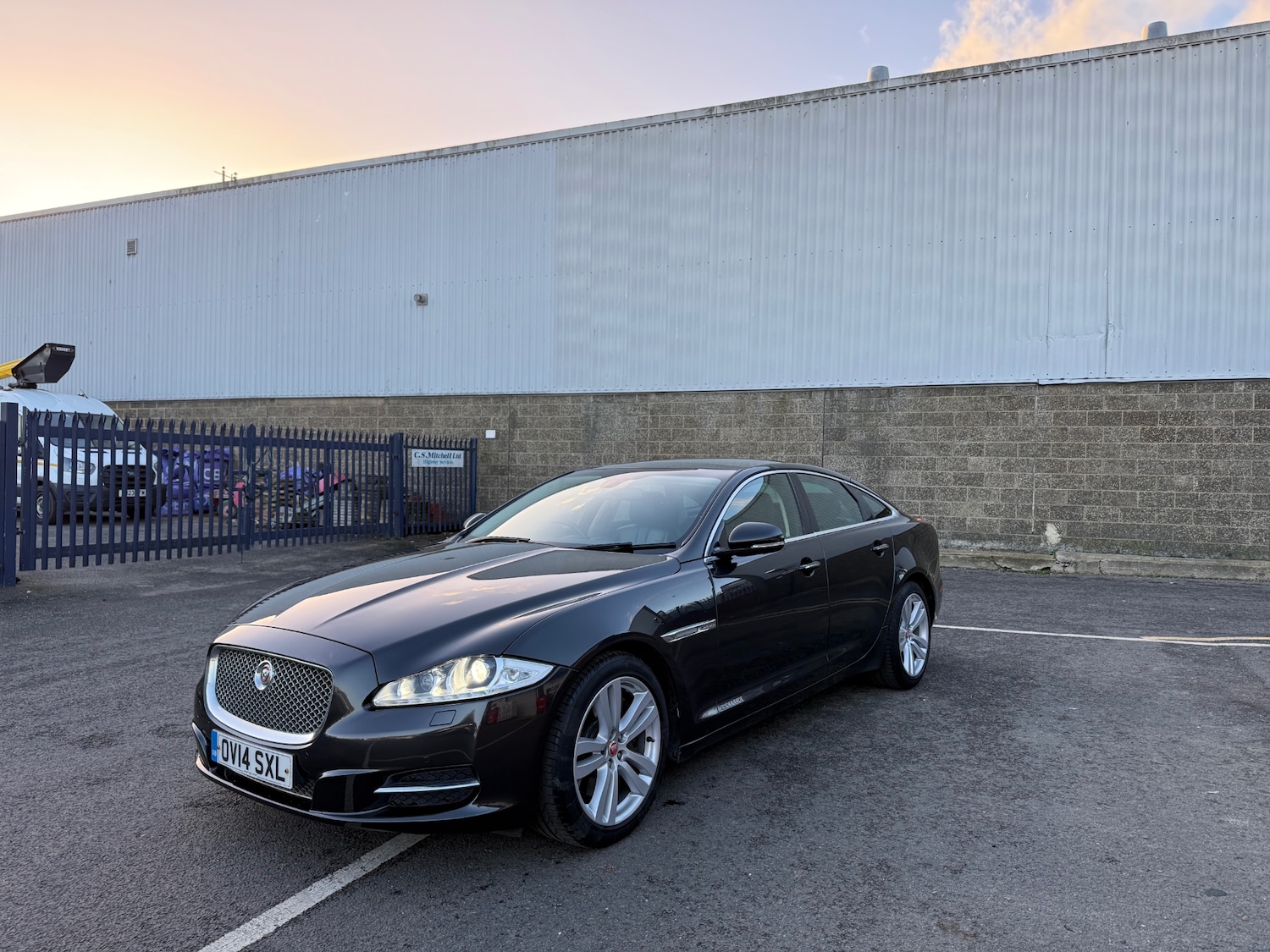 Used Jaguar XJ 2014 for sale - 76897304: Photo 11