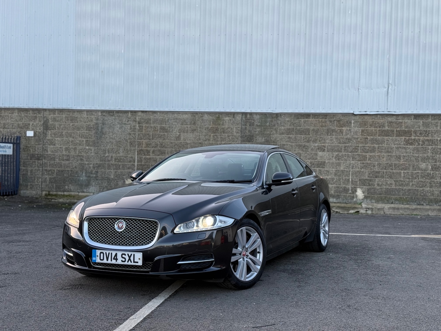 Used Jaguar XJ 2014 for sale - 76897304: Photo 25