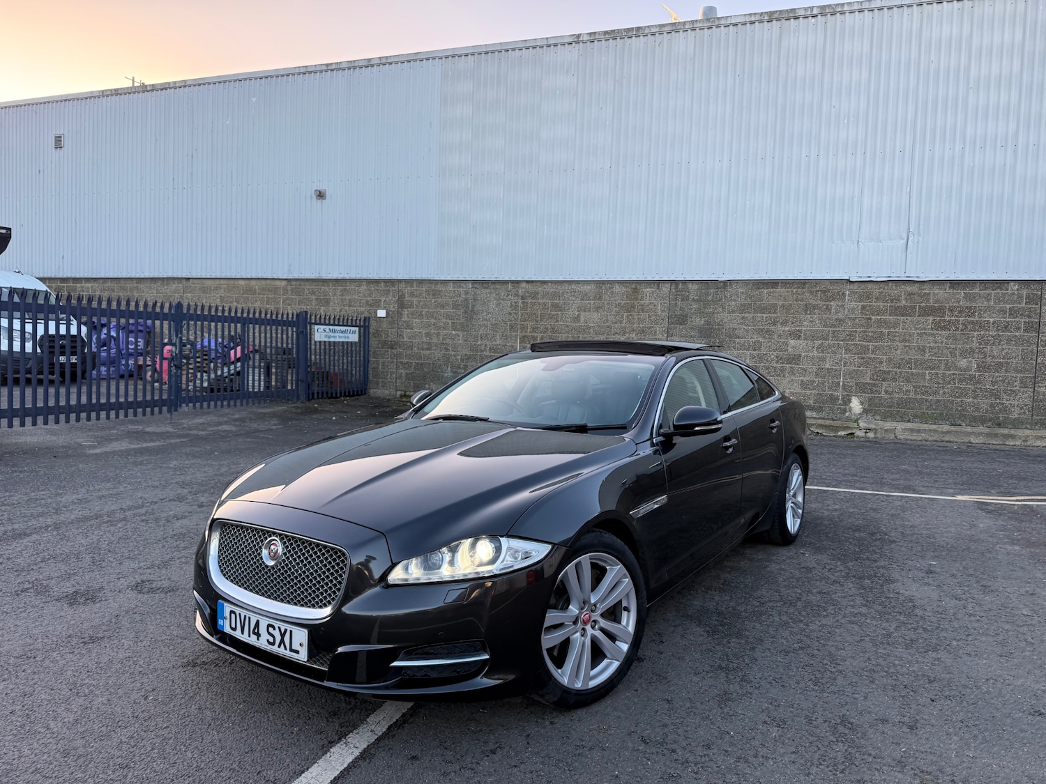 Used Jaguar XJ 2014 for sale - 76897304: Photo 26