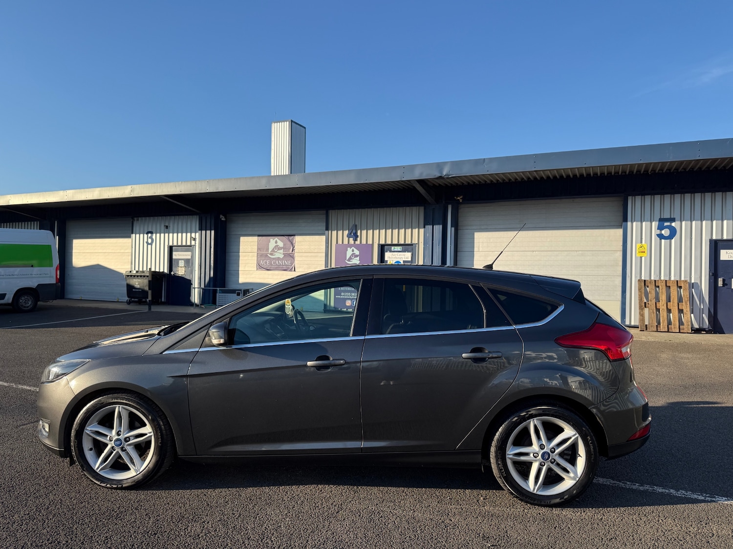 Used Ford Focus 2015 for sale - 77721832: Photo 4