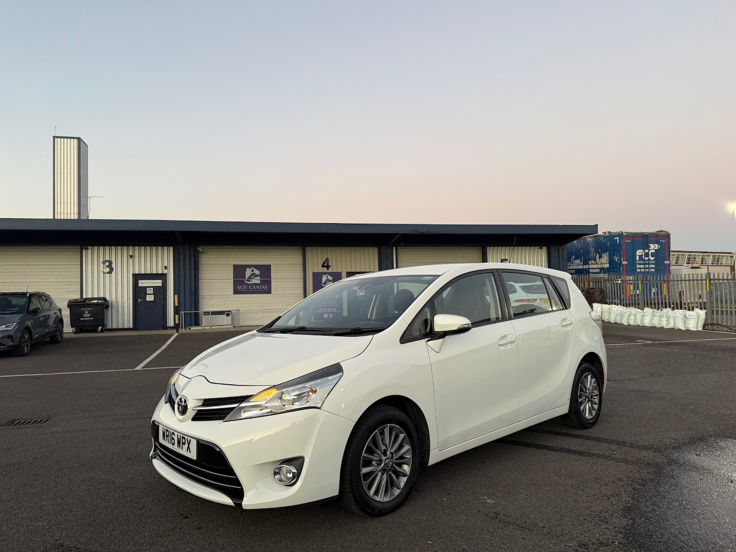 Used Toyota Verso 2016 for sale - 76605992: Photo 2