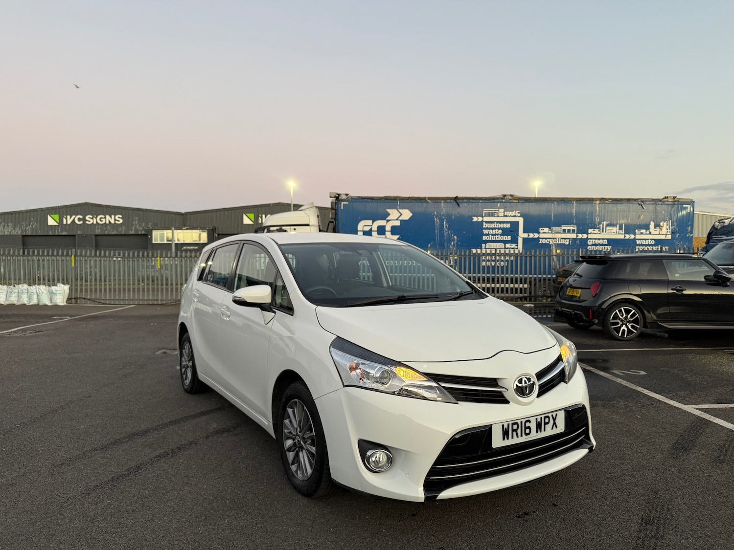 Used Toyota Verso 2016 for sale - 76605992: Photo 8